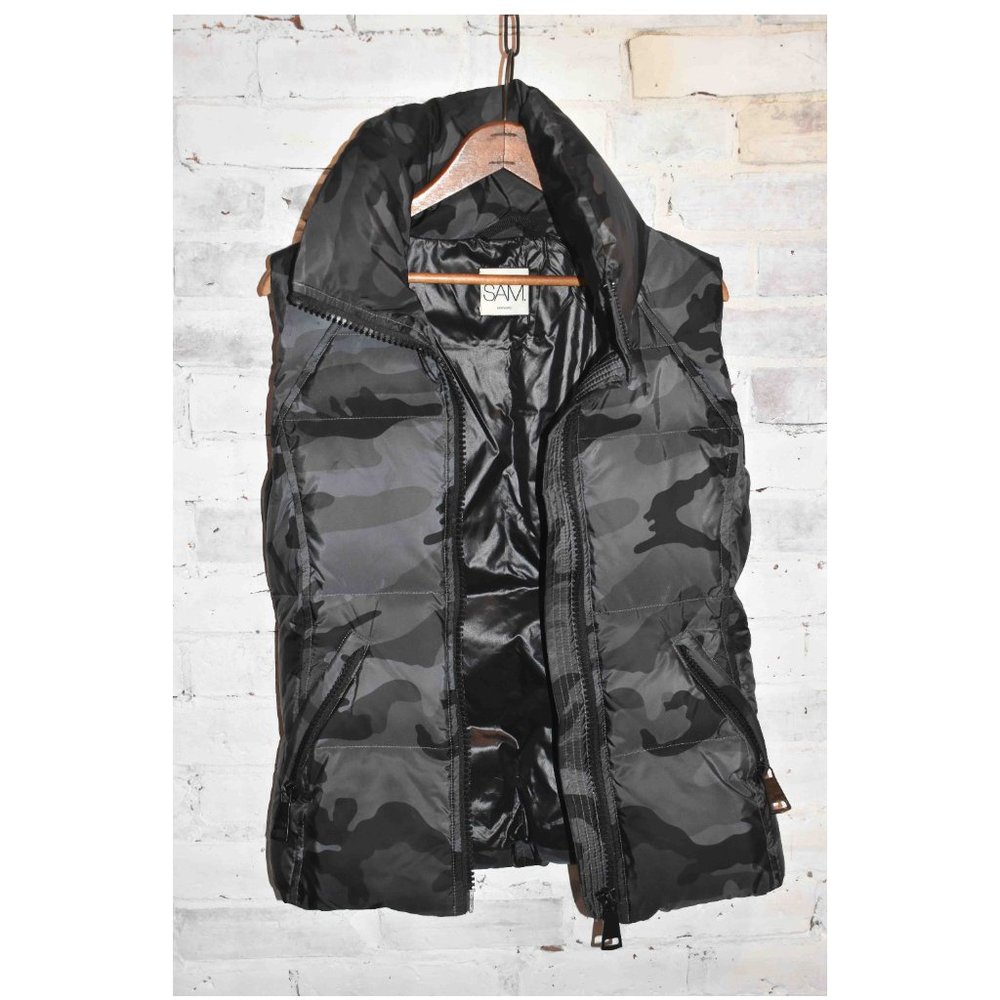 SAM. New York Goose Filled Down Gray Camoflauge Camo Puffer Down Filled Vest S